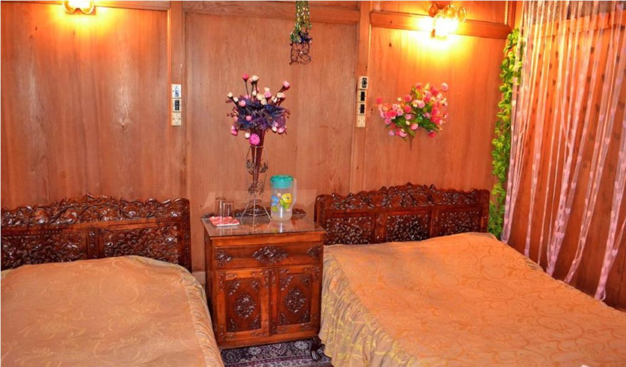 De Laila House Boat By Sterling Hotel Srīnagar Kültér fotó