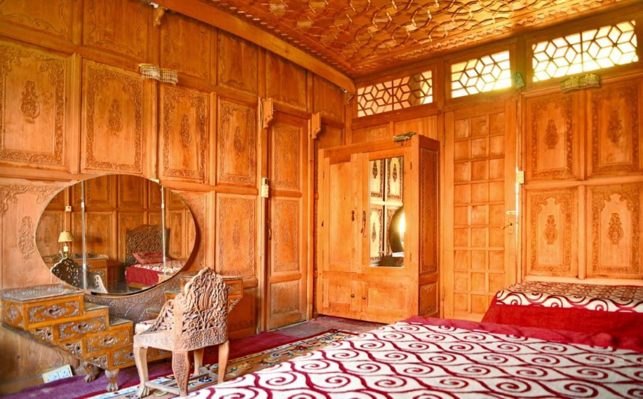 De Laila House Boat By Sterling Hotel Srīnagar Kültér fotó